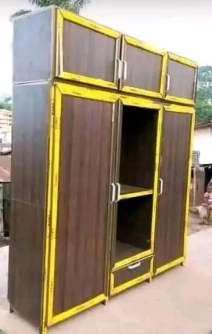 Aluminium wardrobe